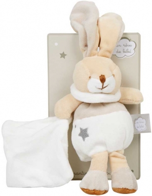 Peluche lapin beige tenant un doudou CMP un rêve de bébé