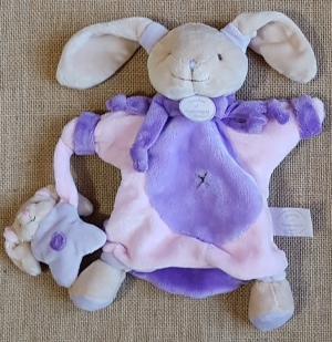 Doudou lapin marionnette Microfibre violet rose DC2571 Doudou et compagnie