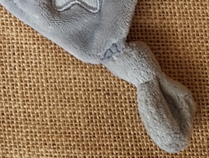 Doudou ours gris taupe luminescent étoile BN0138