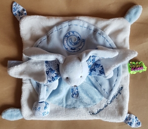 Doudou lapin bleu et blanc Tatoo DC1267 Doudou et compagnie