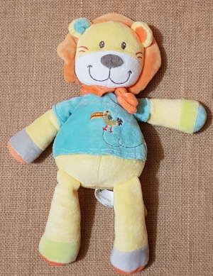 Peluche lion jaune tee-shirt bleu Nicotoy, Simba Toys (Dickie), Kiabi - Kitchoun