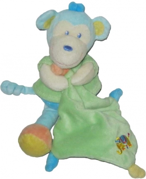 Doudou singe vert et bleu tenant un mouchoir brodé d'un éléphant jaune Pommette