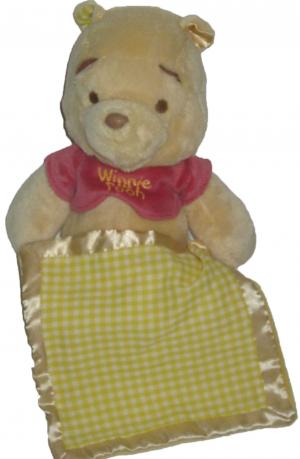 Doudou Winnie l'ourson tenant son doudou, un mouchoir vichy Nicotoy, Disney Baby, Gémo - Vétir
