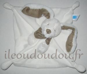 Doudou lapin plat carré blanc, foulard simili cuir marron, tête de chat brodée, 5 noeuds Tex Baby