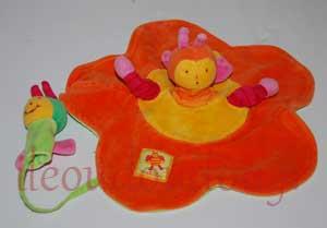 Doudou Luna abeille orange marionnette Moulin Roty
