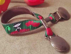 Attache-doudou coquelicots rouge et vert Polkadot