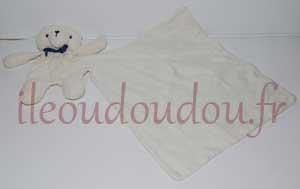 Doudou ours blanc cajou, noeud en ruban et mouchoir carré Sucre d'Orge
