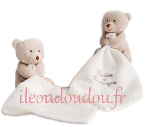 Duo d'ours gris tenant un mouchoir blanc *J'♥ mon doudou* - DC2919 Doudou et compagnie