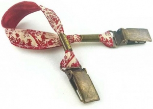 Attache doudou en toile de Jouy bordeaux et écru Polkadot