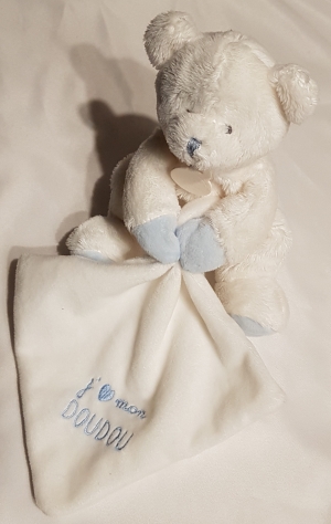 Peluche ours blanc et bleu tenant un mouchoir *J'♥ mon doudou* - DC2915 Doudou et compagnie