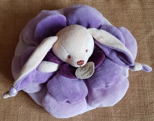 Doudou lapin violet Carambole, pétales, grand modèle Doudou et compagnie