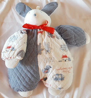 Peluche lapin range pyjama Teddy à la campagne Tex Baby
