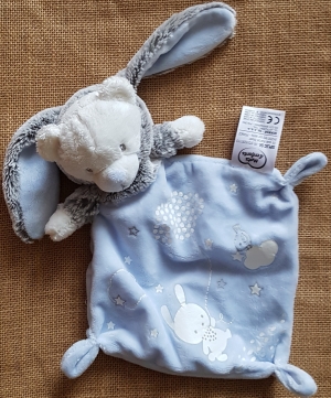 Doudou ours déguisé en lapin bleu gris blanc Mots d'enfant - Leclerc