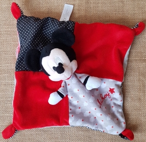 Doudou Mickey rouge et noir carré *Nuages* Disney Baby, Nicotoy, Simba Toys (Dickie)
