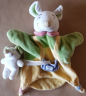 Marionnette souris verte et jaune avec bébé dans la poche Doudou et compagnie