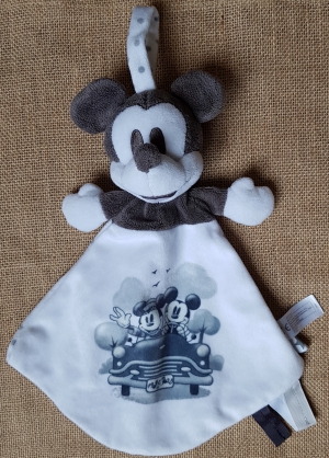 Doudou plat losange Mickey gris et blanc Disney Baby, Nicotoy, Simba Toys (Dickie)