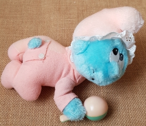 Bébé Schtroumpf en peluche bleu et rose Peyo