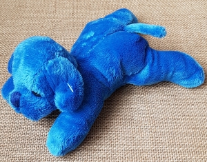 Peluche chien couché bleu Max & Sax Max & Sax, Marques diverses