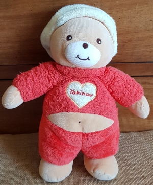 Peluche ours rouge orange avec une casquette Takinou, Nounours