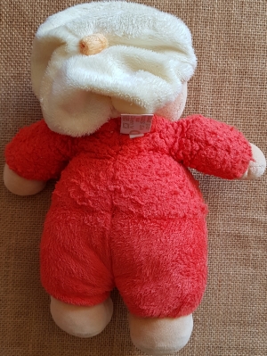 Peluche ours rouge orange avec une casquette sos