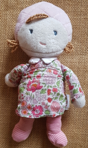 Doudou poupée chiffon robe à fleurs Cyrillus