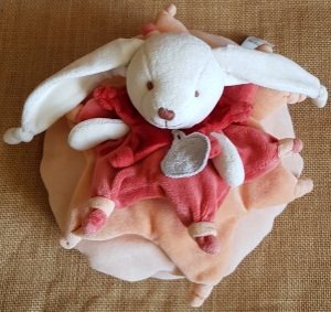 Doudou lapin rouge rose saumon Carambole étoiles petits noeuds,  2007 Doudou et compagnie