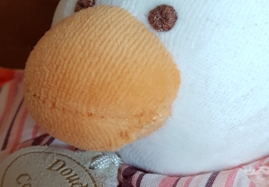 Peluche canard Banjo orange, tissu rayé et bonnet, collection les Z'amigolos sos