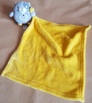 Peluche chat gris avec couverture jaune Nicotoy, Simba Toys (Dickie)