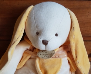 Peluche lapin jaune poire range-pyjama 60 cm