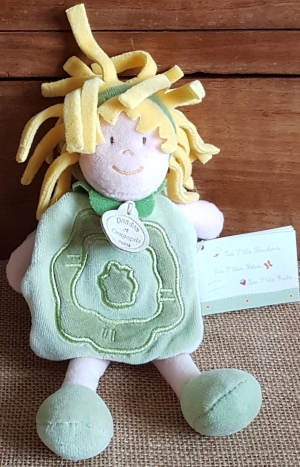 Poupée salade verte blonde Doudou et compagnie