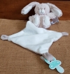 Doudou lapin beige crème tenant un mouchoir Tex Baby - Carrefour